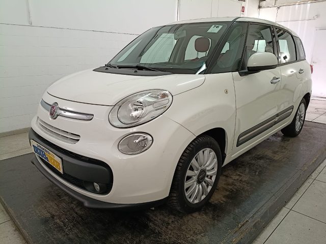 Fiat 500L Living 1.6 mjt Lounge 105cv 7 posti usato a PESCARA
