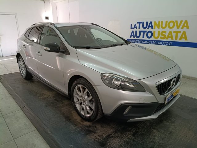 Volvo V40 Cross Country 2.0 d2 Business my17 - foto 2 di 4