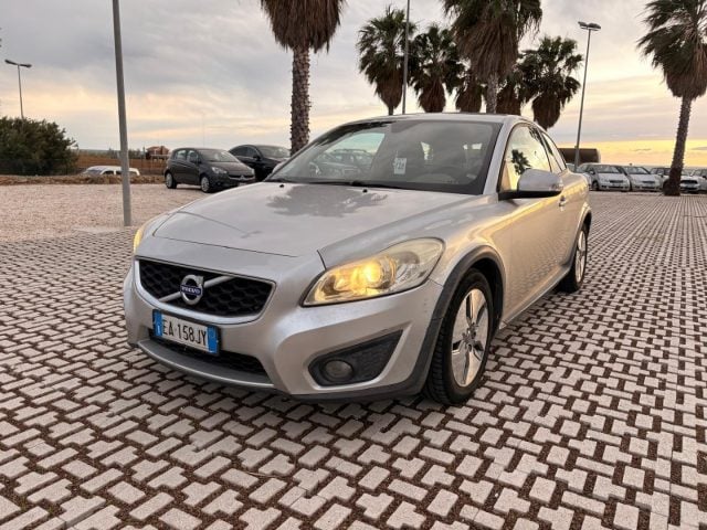 Volvo C30 1.6d drive Momentum 109cv, del 2010, 172.560 km, in vendita a Pescara (PE)