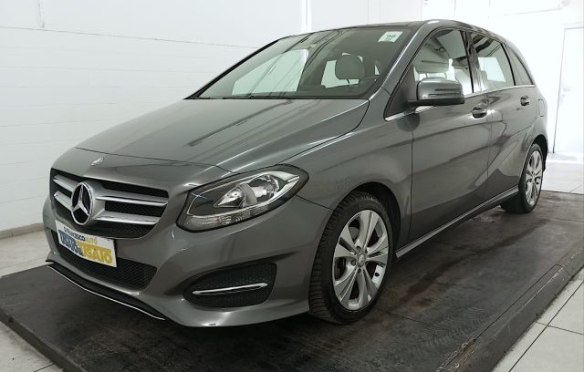 Mercedes-Benz B 220 Sport 4matic auto usato a PESCARA