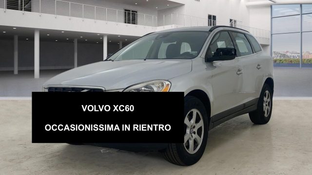 Volvo XC60 2.4 d4 (d3) Momentum awd 163cv geartronic usato a PESCARA