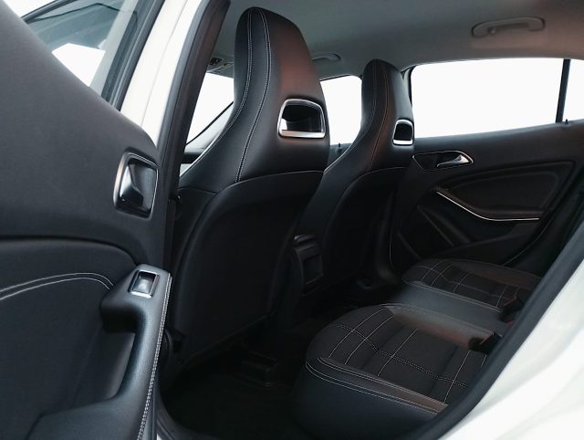 Mercedes-Benz GLA 200 d (cdi) Sport 4matic auto, del 2015, 134.160 km, in vendita a Pescara (PE)