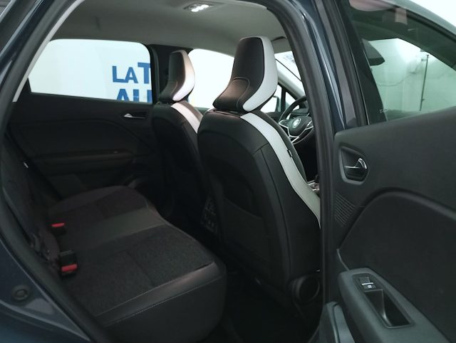 Renault Captur 1.3 tce Intens 140cv fap, del 2023, 152.477 km, in vendita a Pescara (PE)
