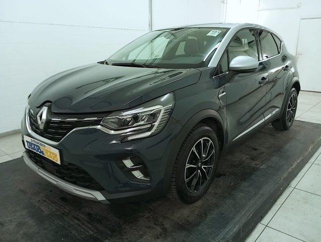 Renault Captur 1.3 tce Intens 140cv fap usato a PESCARA