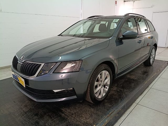 Skoda Octavia Wagon 1.6 tdi Executive 115cv usato a PESCARA