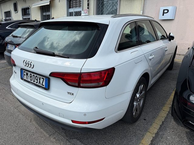 Audi A4 Avant 30 2.0 tdi Business Sport 122cv s-tronic my - foto 2 di 4