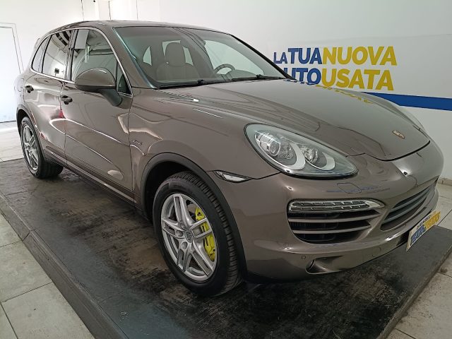 Porsche Cayenne 3.0 V6 tdi 245cv tiptronic - foto 2 di 4