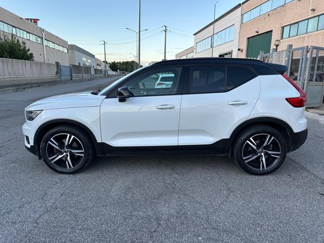 Volvo XC40 D4 AWD Geartronic R-design - foto 3 di 4