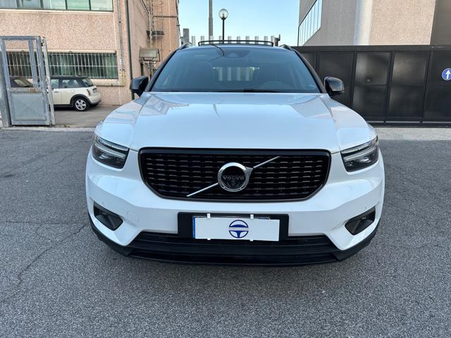 Volvo XC40 D4 AWD Geartronic R-design - foto 2 di 4