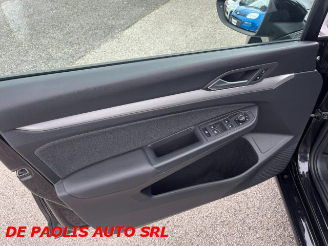 Volkswagen Golf 8 1.0 TSI EVO Life, del 2022, 84.262 km, in vendita a Ardea (RM)