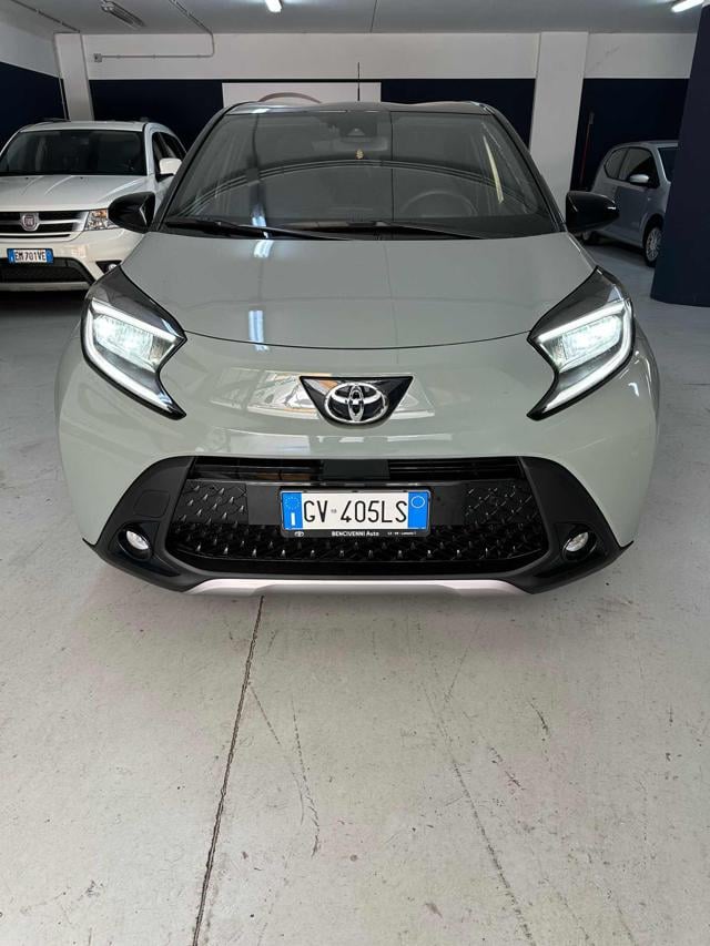 Toyota Aygo X 1.0 VVT-i 72 CV 5 porte Lounge Air S-CVT - foto 2 di 4