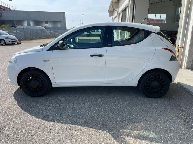 Lancia Ypsilon 1.0 FireFly 5 porte S&S Hybrid Ecochic Gold - foto 2 di 4