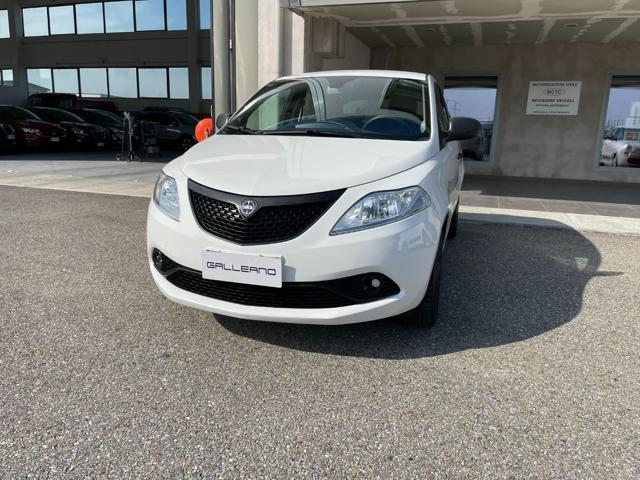 Lancia Ypsilon 1.0 FireFly 5 porte S&S Hybrid Ecochic Gold, del 2021, 34.900 km, in vendita a Riva Presso Chieri (TO)
