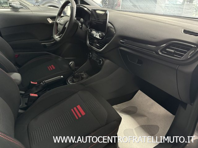 Ford Fiesta 1.0 Ecoboost Hybrid 125 CV 5 porte ST-Line, del 2024, 20 km, in vendita a Medesano (PR)