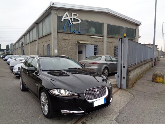 Jaguar XF Sportbrake 2.2 D 200 CV Premium Luxury, del 2013, 370.223 km, in vendita a San Giuliano Milanese (MI)