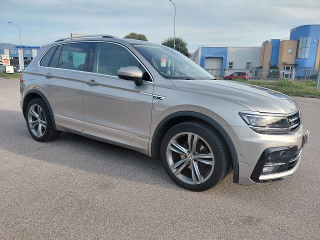 Volkswagen Tiguan 2.0 TDI SCR 4MOTION R-LINE DSG BlueMotion Tech - foto 3 di 4
