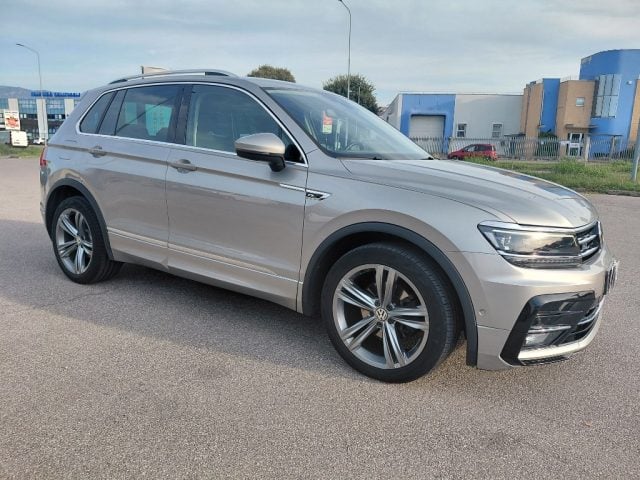 Volkswagen Tiguan 2.0 TDI SCR 4MOTION R-LINE DSG BlueMotion Tech - foto 3 di 4