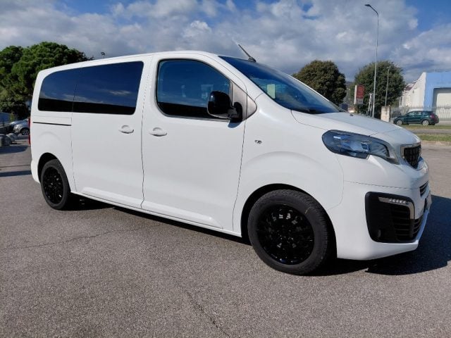 Peugeot Traveller BlueHDi 120 S&S Business Unico Pro cronotagliandi, del 2022, 94.000 km, in vendita a Mazzano (BS)