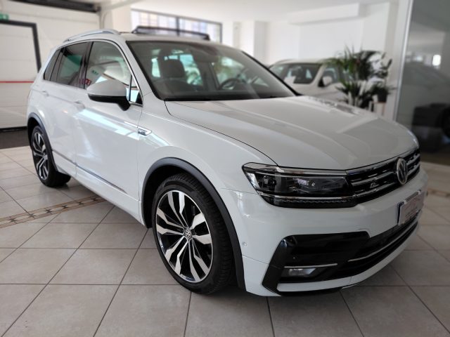 Volkswagen Tiguan 2.0 TDI R-LINE DSG BlueMotion full Tetto Pelle - foto 3 di 4
