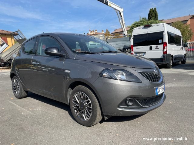 Lancia Ypsilon 1.0 FireFly 5 porte S&S Hybrid [U43], del 2023, 79.000 km, in vendita a Sant Agata Bolognese (BO)
