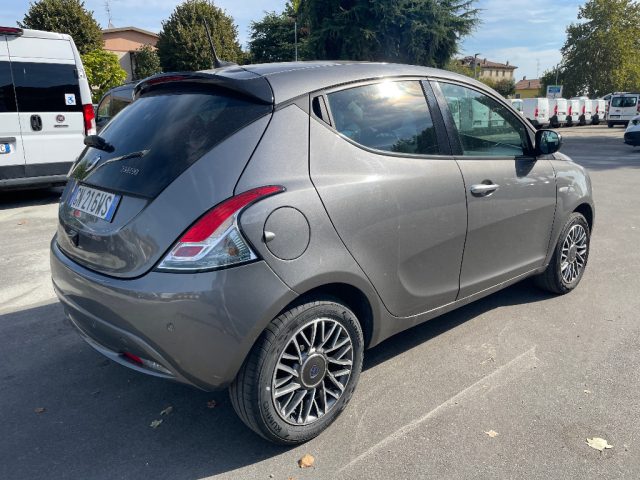 Lancia Ypsilon 1.0 FireFly 5 porte S&S Hybrid [U43] - foto 2 di 4