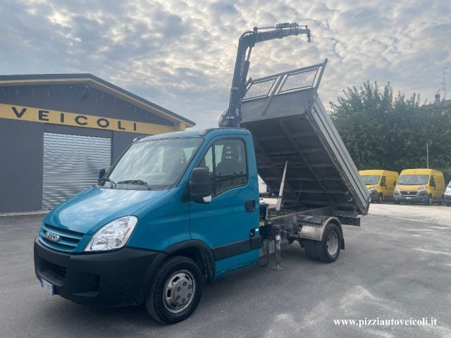 Iveco Daily 35C12 2.3 RIBALTABILE E GRU [G37], del 2008, 290.000 km, in vendita a Sant Agata Bolognese (BO)