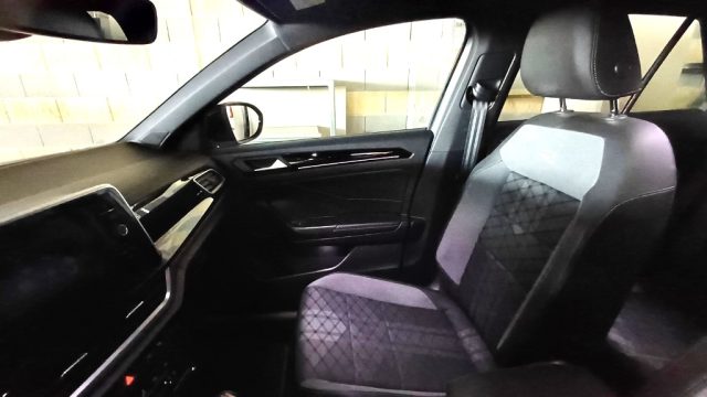 Volkswagen T-Roc 1.5 TSI ACT R-Line usato a GAGLIANICO