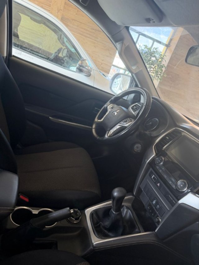 Mitsubishi L200 2.3 D Club Cab 4x4 Super Select Intense - foto 4 di 4