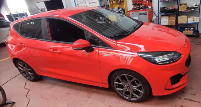 Ford Fiesta 1.0 Ecoboost Hybrid 125 CV 5 porte ST-Line - foto 2 di 4