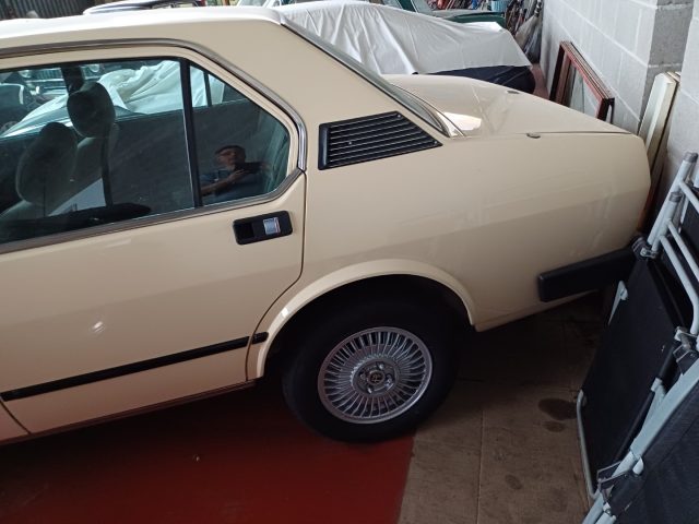 Alfa Romeo Alfetta 2.0 L CONDIZIONATORE CRS - foto 3 di 21