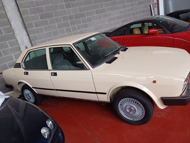 Alfa Romeo Alfetta 2.0 L CONDIZIONATORE CRS - foto 2 di 21
