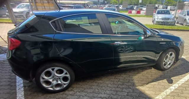 Alfa Romeo Giulietta 1.6 JTDm 120 CV Ti - foto 2 di 4