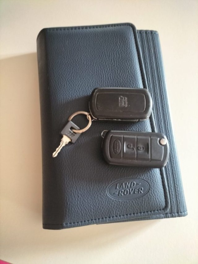 Land Rover Range Rover Sport 2.7 TDV6 HSE - foto 2 di 4