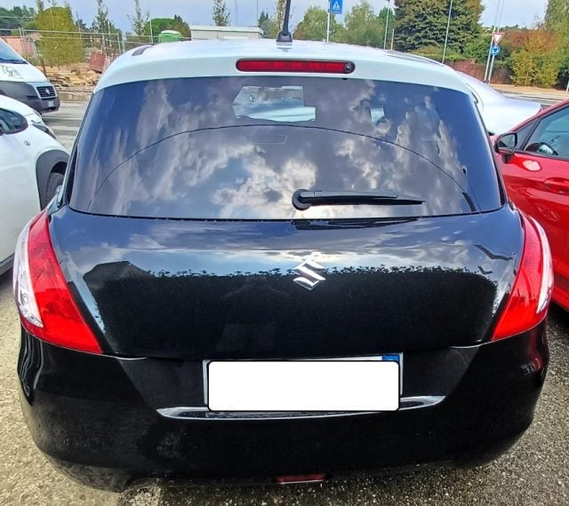 Suzuki Swift 1.3 DDiS 5 porte B-Cool Bi-Color - foto 3 di 4