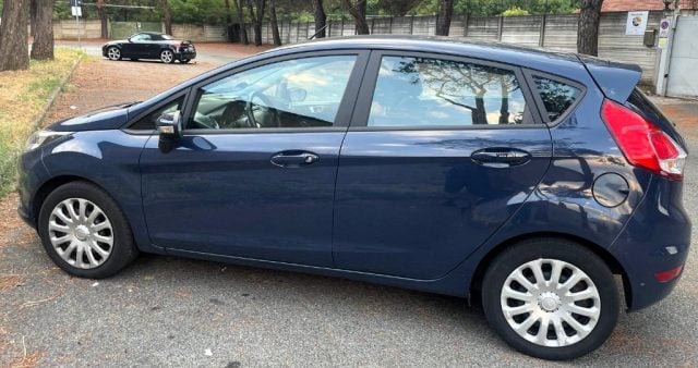 Ford Fiesta 1.5 TDCi POCHISSIMI KM - foto 3 di 4
