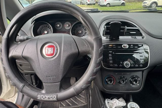 Fiat Punto 1.2 8V 5 porte Lounge GPL - foto 2 di 4