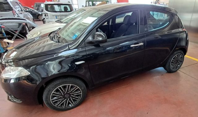 Lancia Ypsilon 1.2 69 CV 5 porte GPL Ecochic - foto 2 di 4