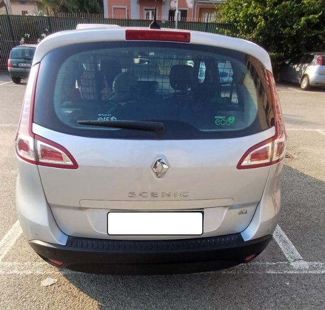 Renault Scenic 1.5 dCi 110CV Dynamique, del 2011, 199.000 km, in vendita a Gaglianico (BI)