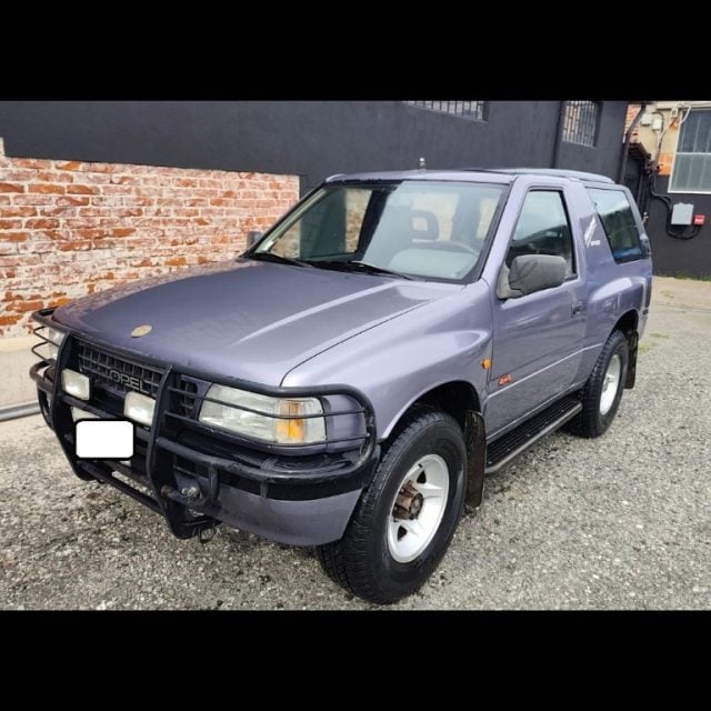 Opel Frontera 2.0i Sport, del 1993, 225.000 km, in vendita a Gaglianico (BI)