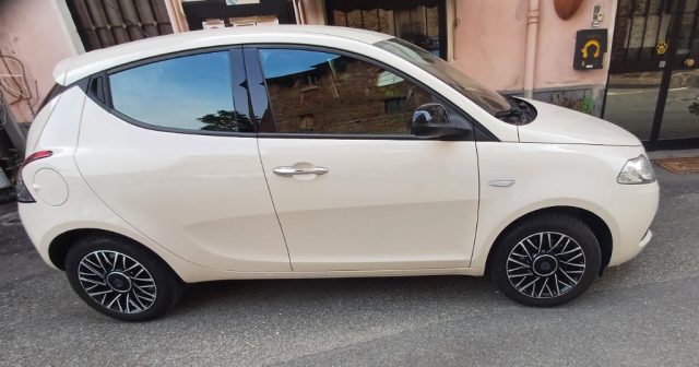 Lancia Ypsilon 1.2 69 CV 5 porte UNIPRO - foto 2 di 4