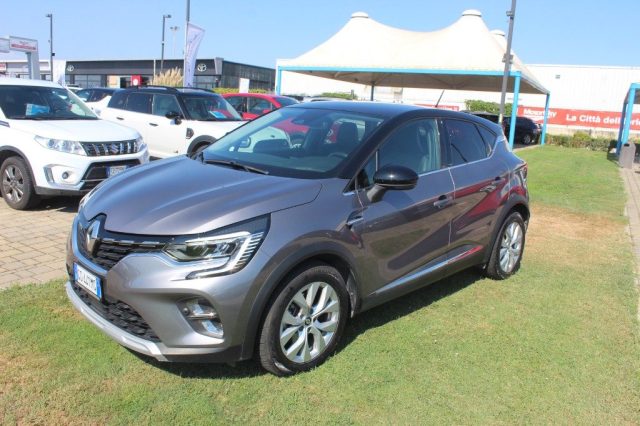 Renault Captur Plug-in Hybrid E-Tech 160 CV Intens - foto 2 di 4