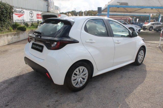 Toyota Yaris 1.5 Hybrid 5 porte Active, del 2025, 15.000 km, in vendita a Roma (RM)