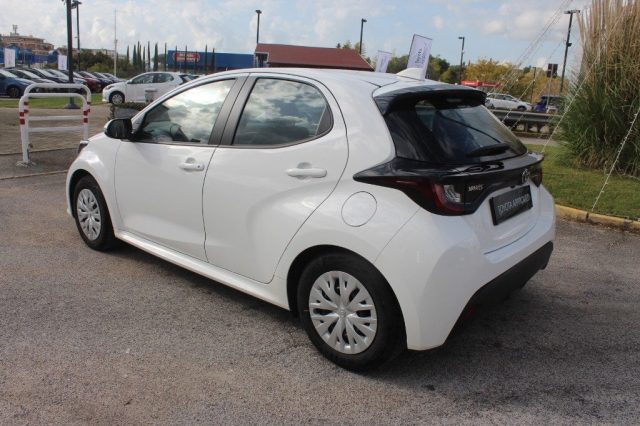 Toyota Yaris 1.5 Hybrid 5 porte Active, del 2025, 15.000 km, in vendita a Roma (RM)