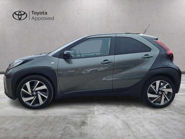 Toyota Aygo X 1.0 VVT-i 72 CV 5 porte Lounge Air S-CVT - foto 3 di 4