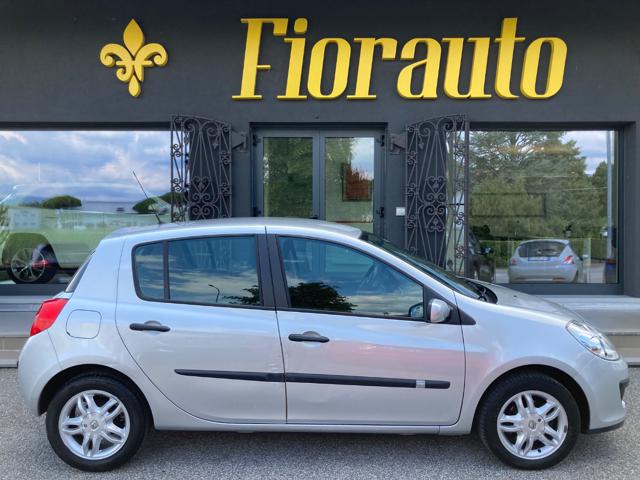 Renault Clio 1.4 16V 5 porte Dynamique NEOPATENTATI - foto 3 di 4