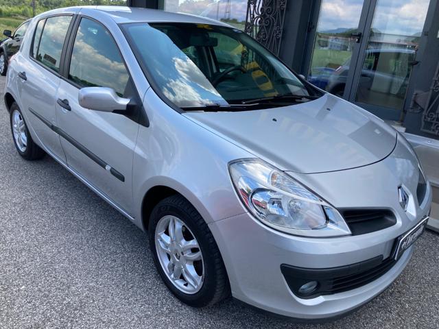 Renault Clio 1.4 16V 5 porte Dynamique NEOPATENTATI - foto 2 di 4