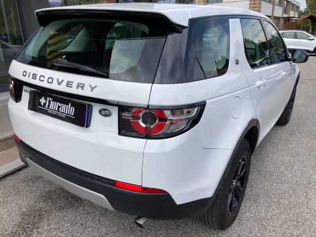Land Rover Discovery Sport 2.0 TD4 150 CV Dark Edition - foto 3 di 4