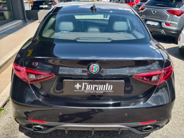 Alfa Romeo Giulia Veloce 210 CV AT8 AWD Q4 - foto 4 di 4