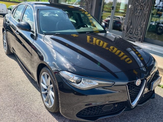 Alfa Romeo Giulia Veloce 210 CV AT8 AWD Q4 - foto 2 di 4
