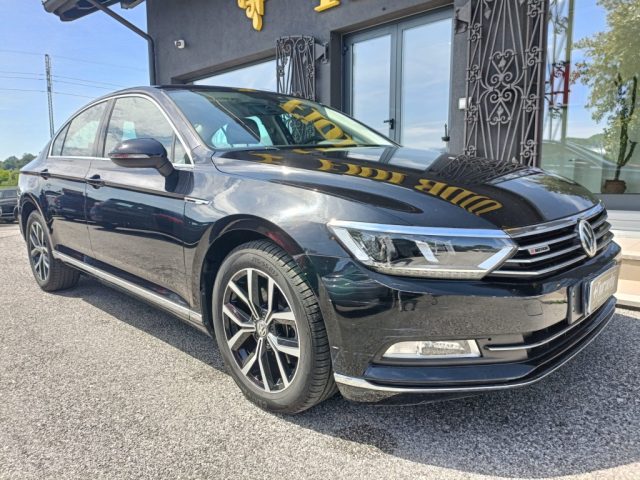 Volkswagen Passat 2.0 TDI SCR 190 CV 4MOTION DSG Executive BMT - foto 2 di 4